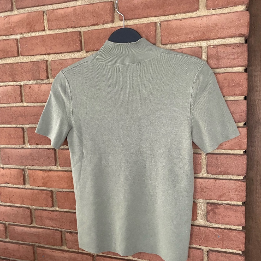 Soft Tahari Stretch Mock Neck Lightweight Sweater Sz M - Picture 4 of 5